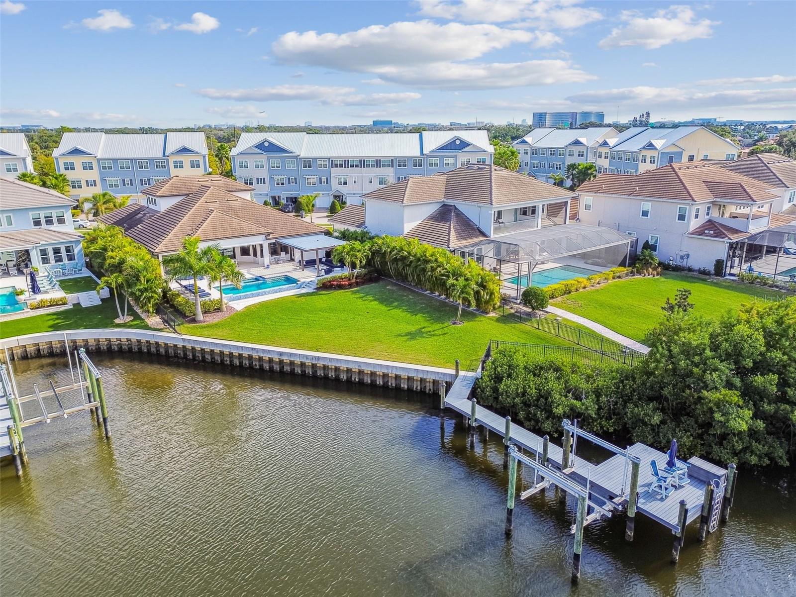 4054 ROCKY SHORES DR