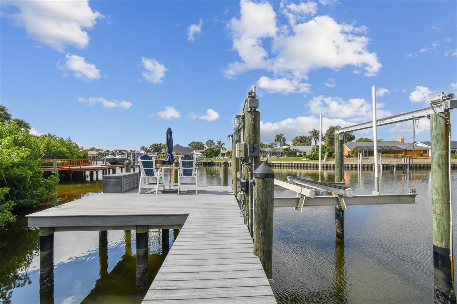 4054 ROCKY SHORES DR