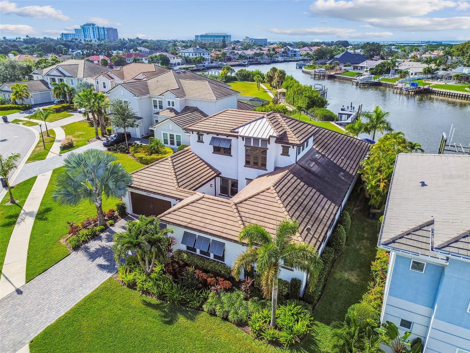 4054 ROCKY SHORES DR