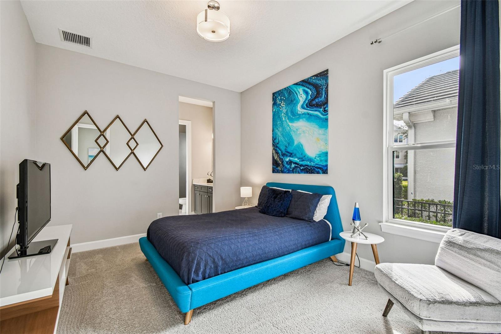 4054 ROCKY SHORES DR