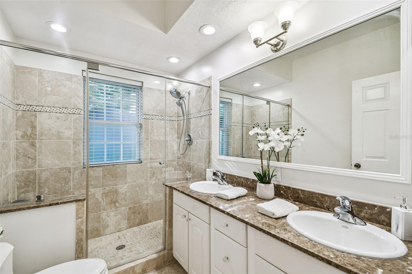 2908 W SAN ISIDRO ST