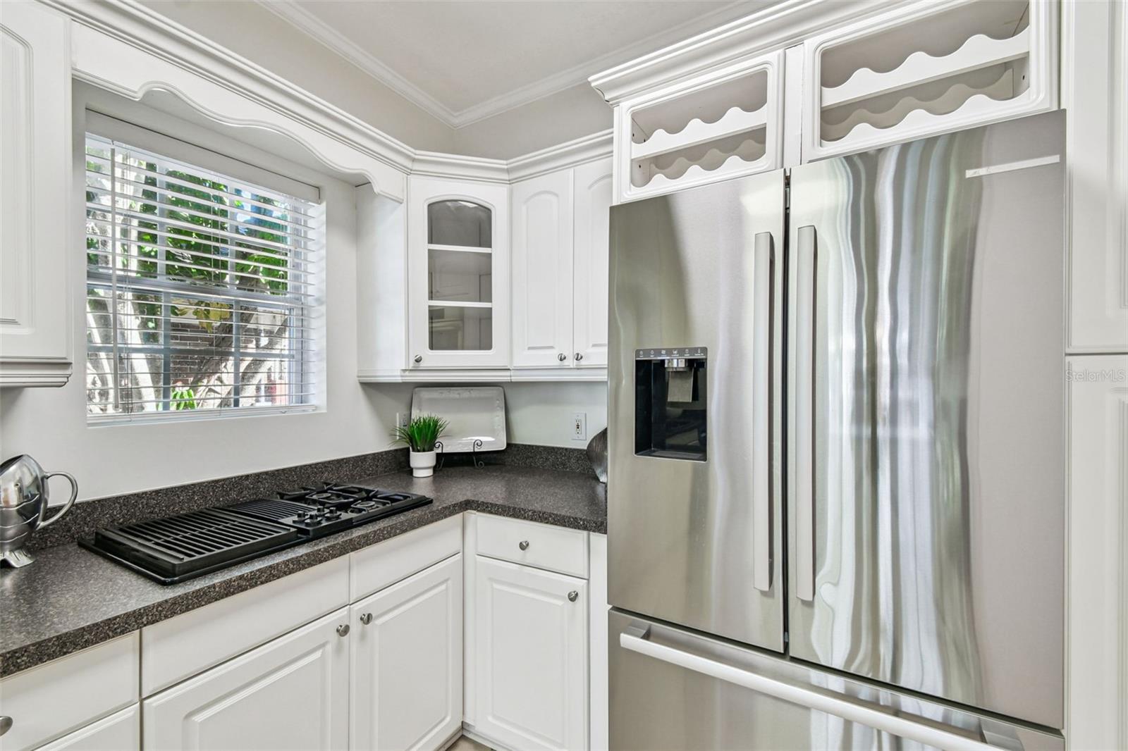 2908 W SAN ISIDRO ST