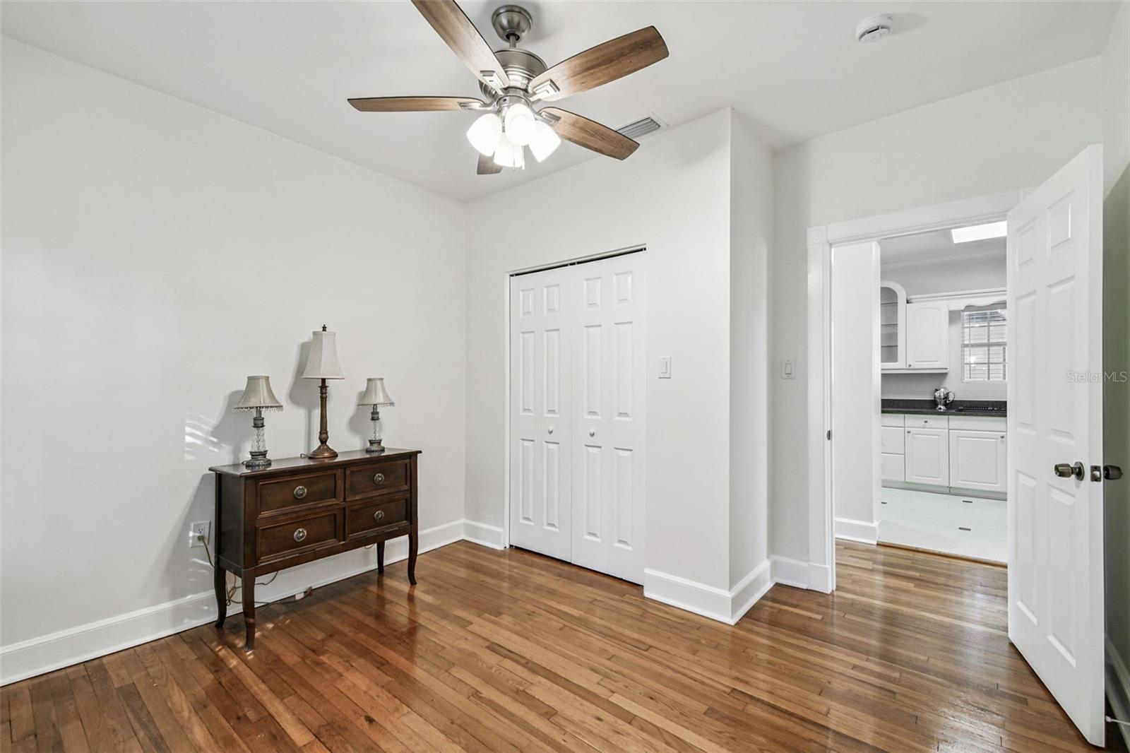 2908 W SAN ISIDRO ST