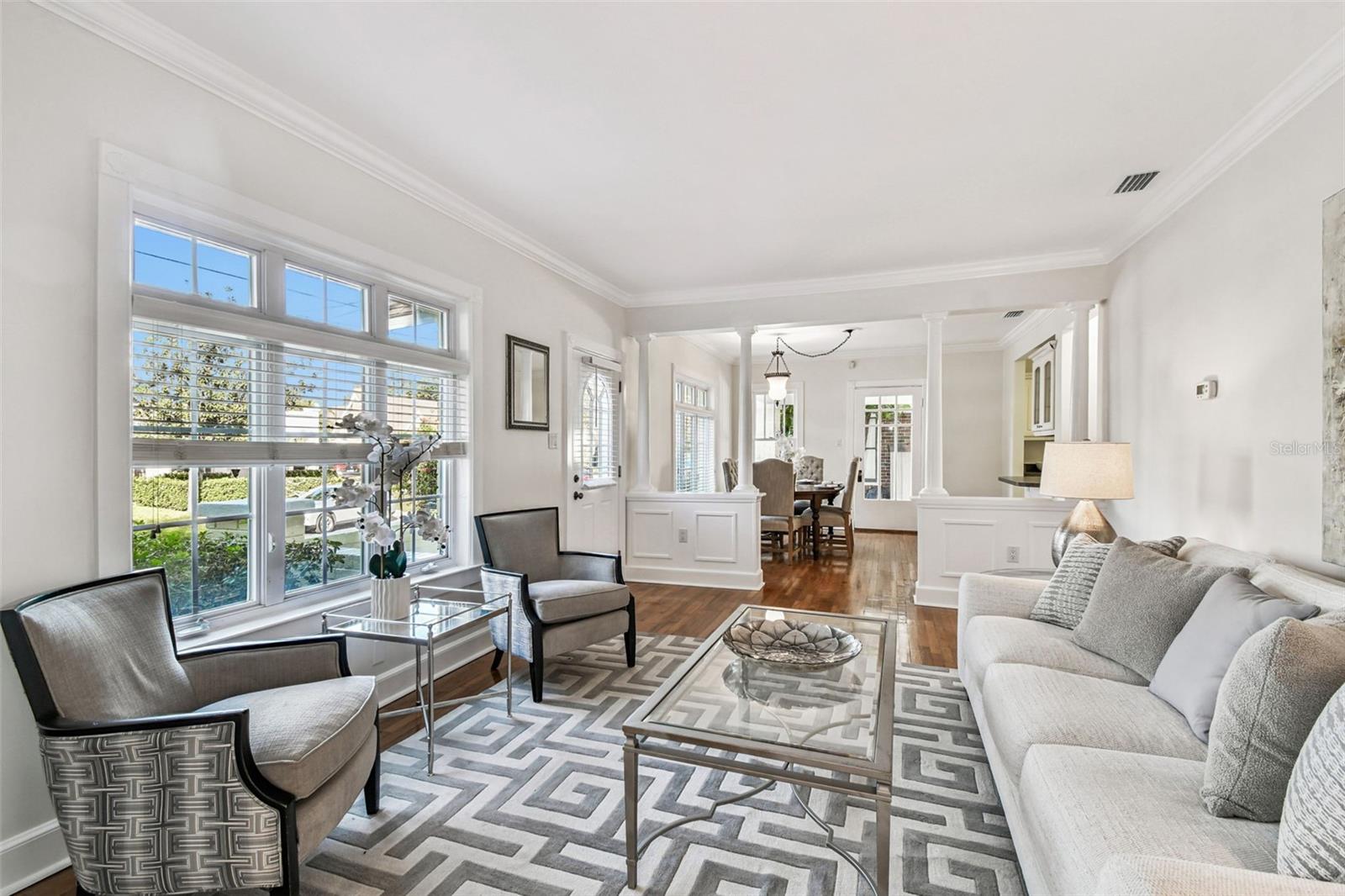 2908 W SAN ISIDRO ST