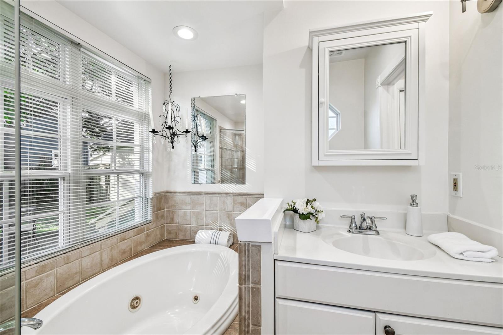 2908 W SAN ISIDRO ST