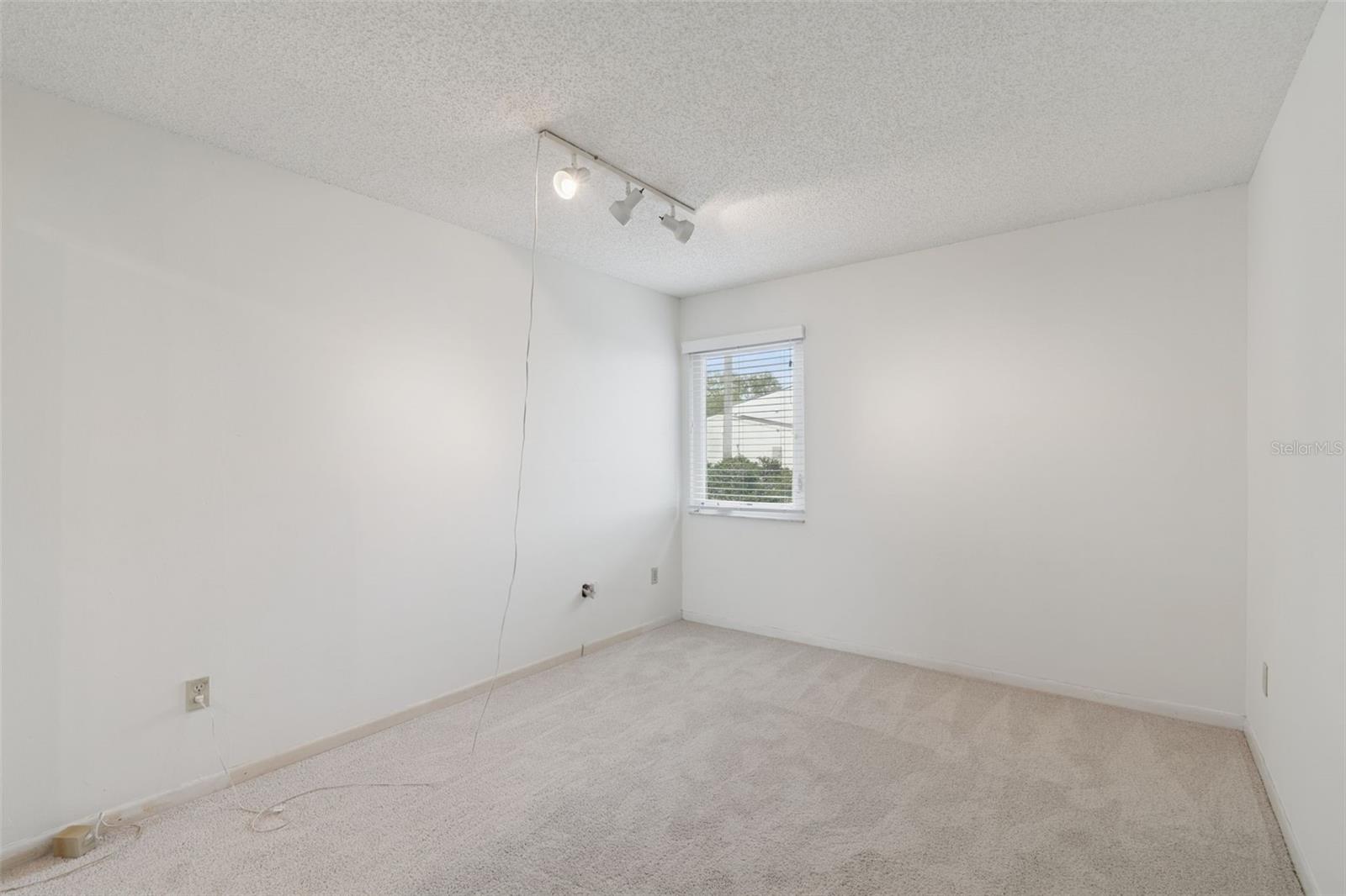 525 S LINCOLN AVE #106