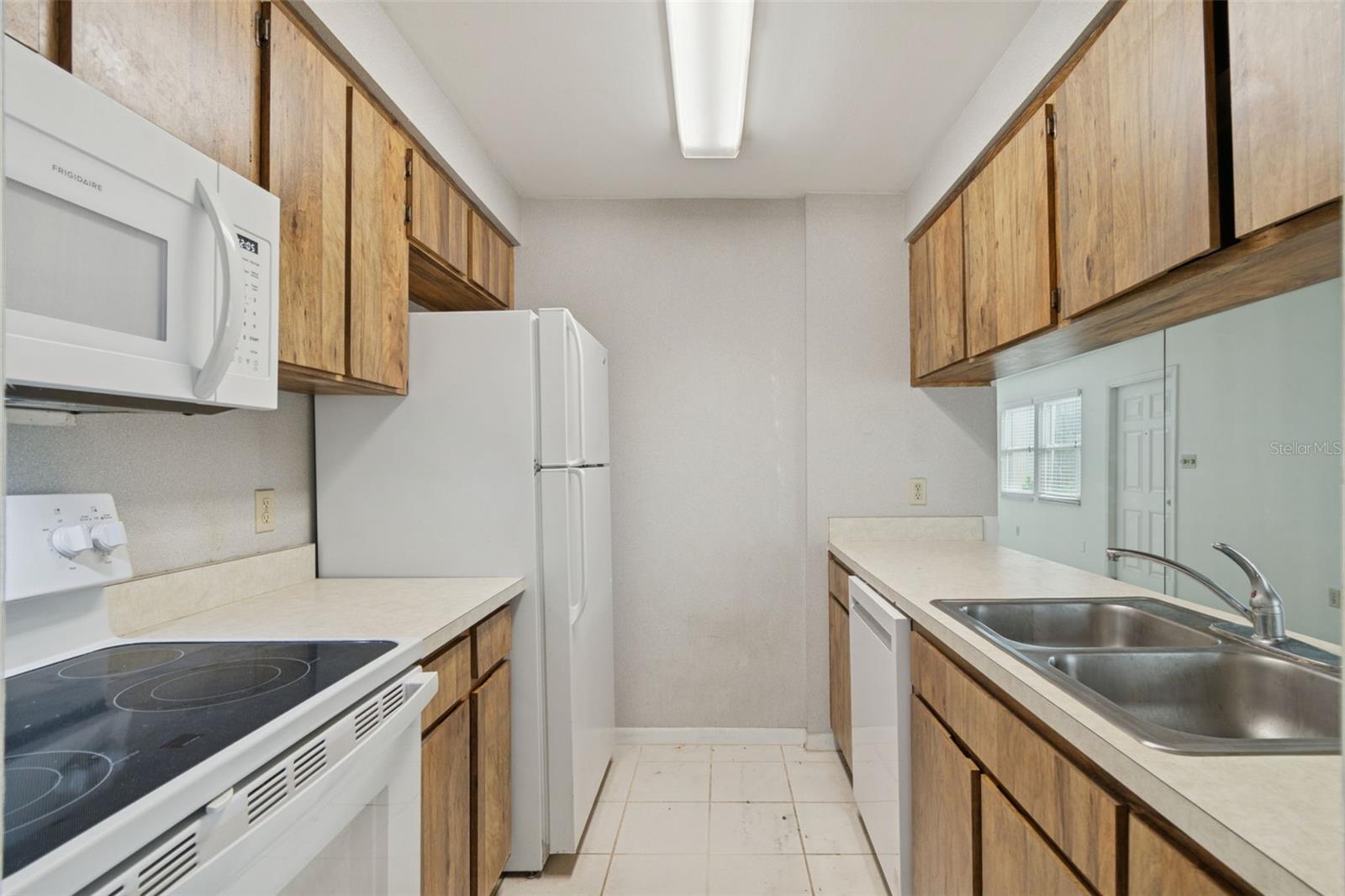 525 S LINCOLN AVE #106