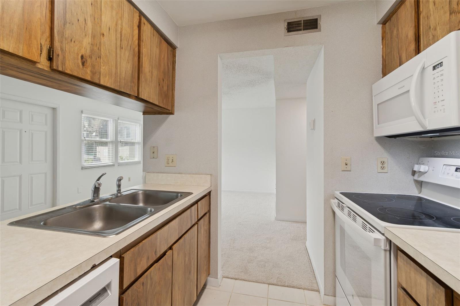 525 S LINCOLN AVE #106