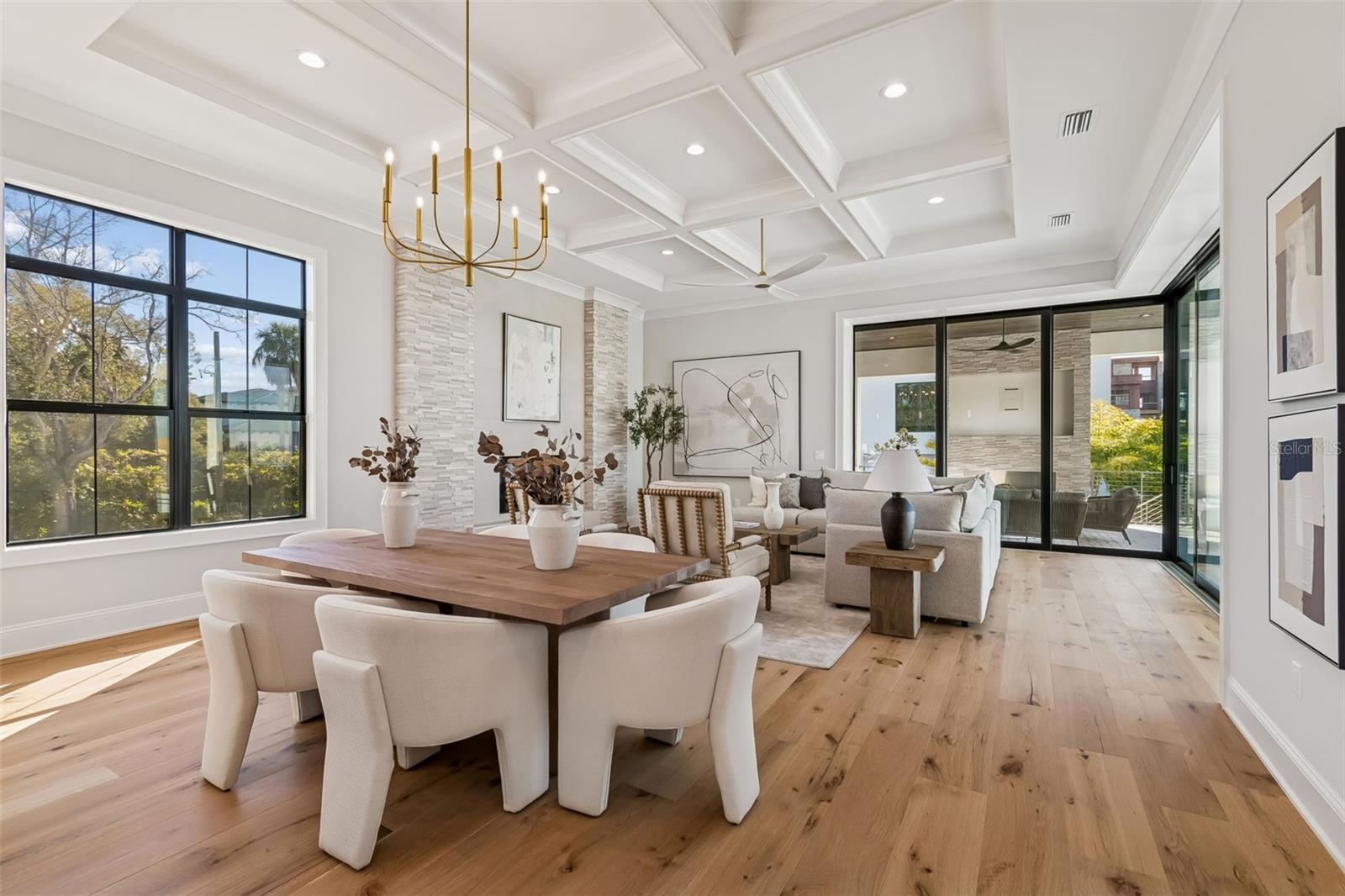 5032 W LONGFELLOW AVE