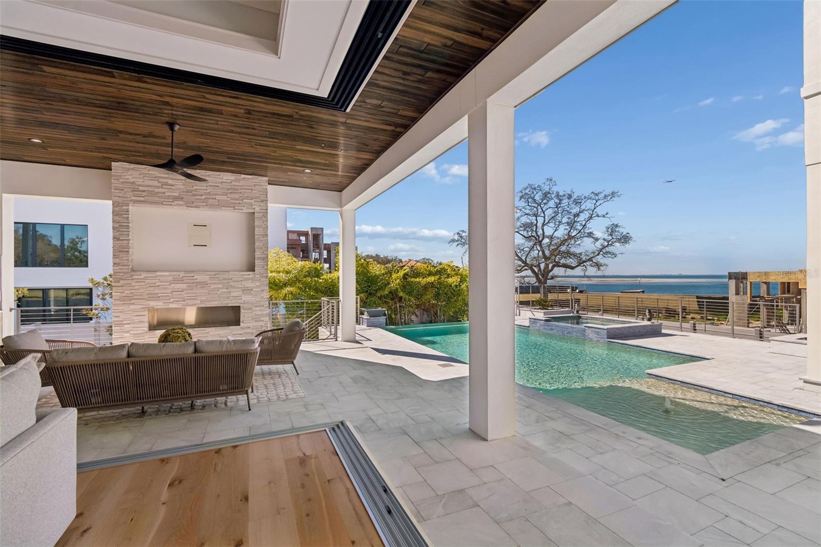 5032 W LONGFELLOW AVE