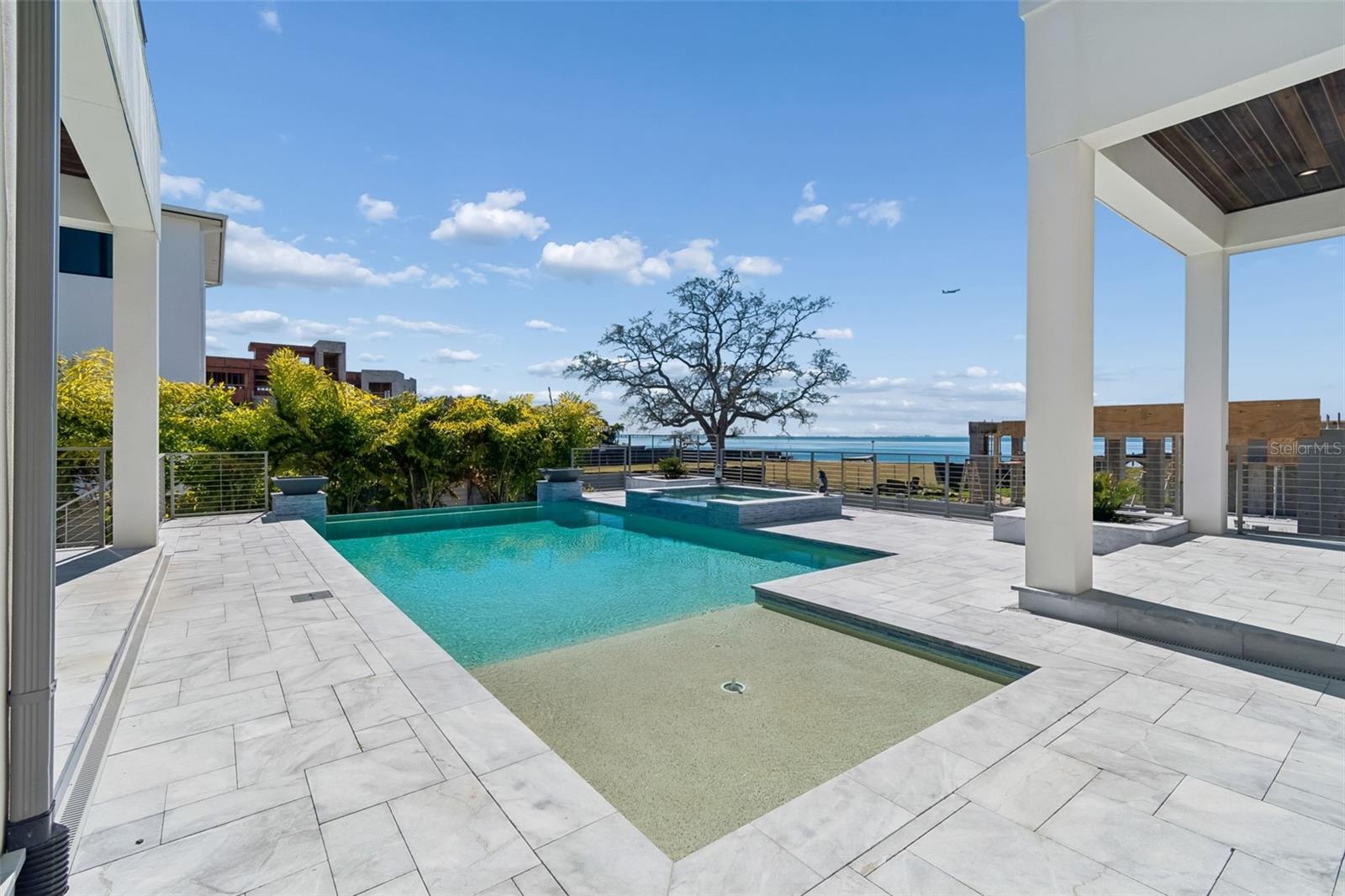 5032 W LONGFELLOW AVE