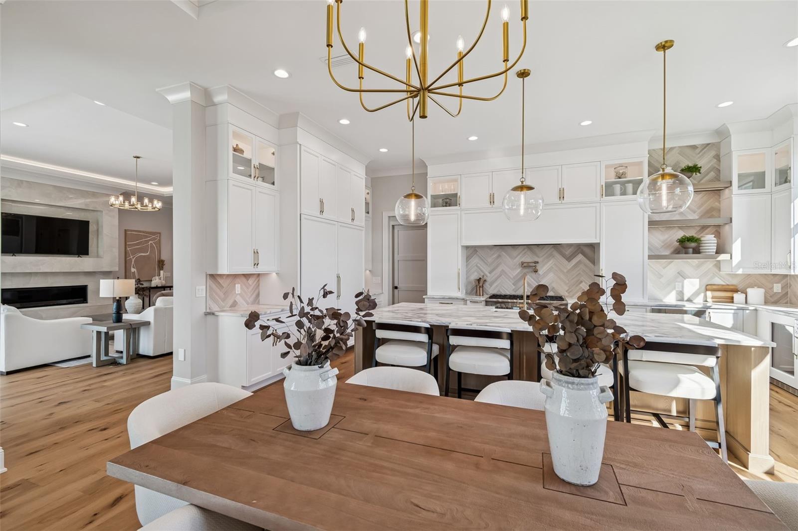 5032 W LONGFELLOW AVE