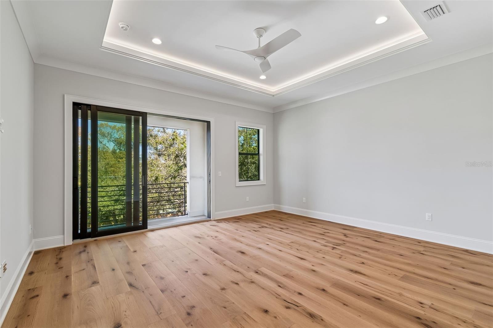 5032 W LONGFELLOW AVE