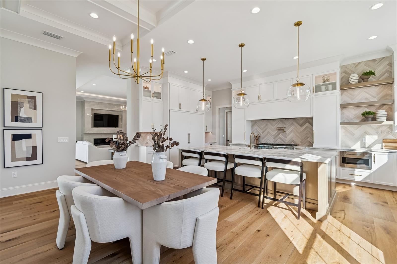 5032 W LONGFELLOW AVE