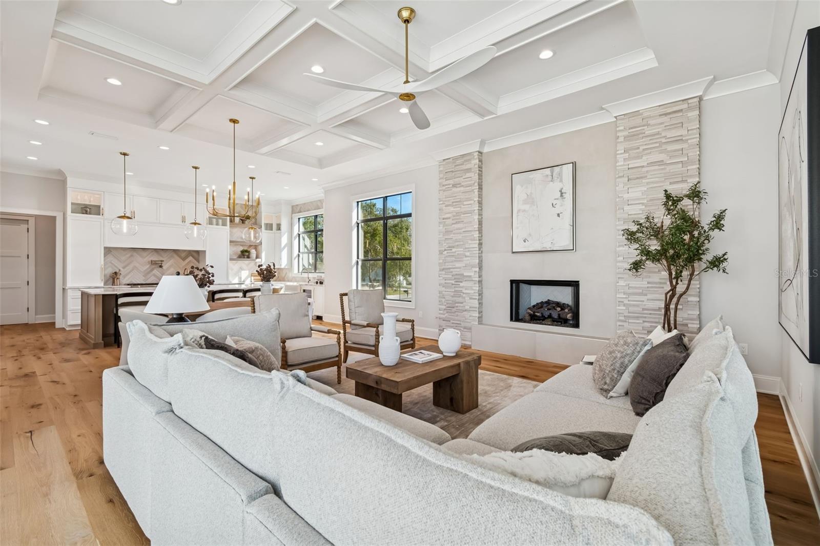 5032 W LONGFELLOW AVE