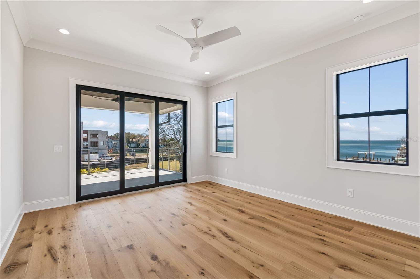 5032 W LONGFELLOW AVE