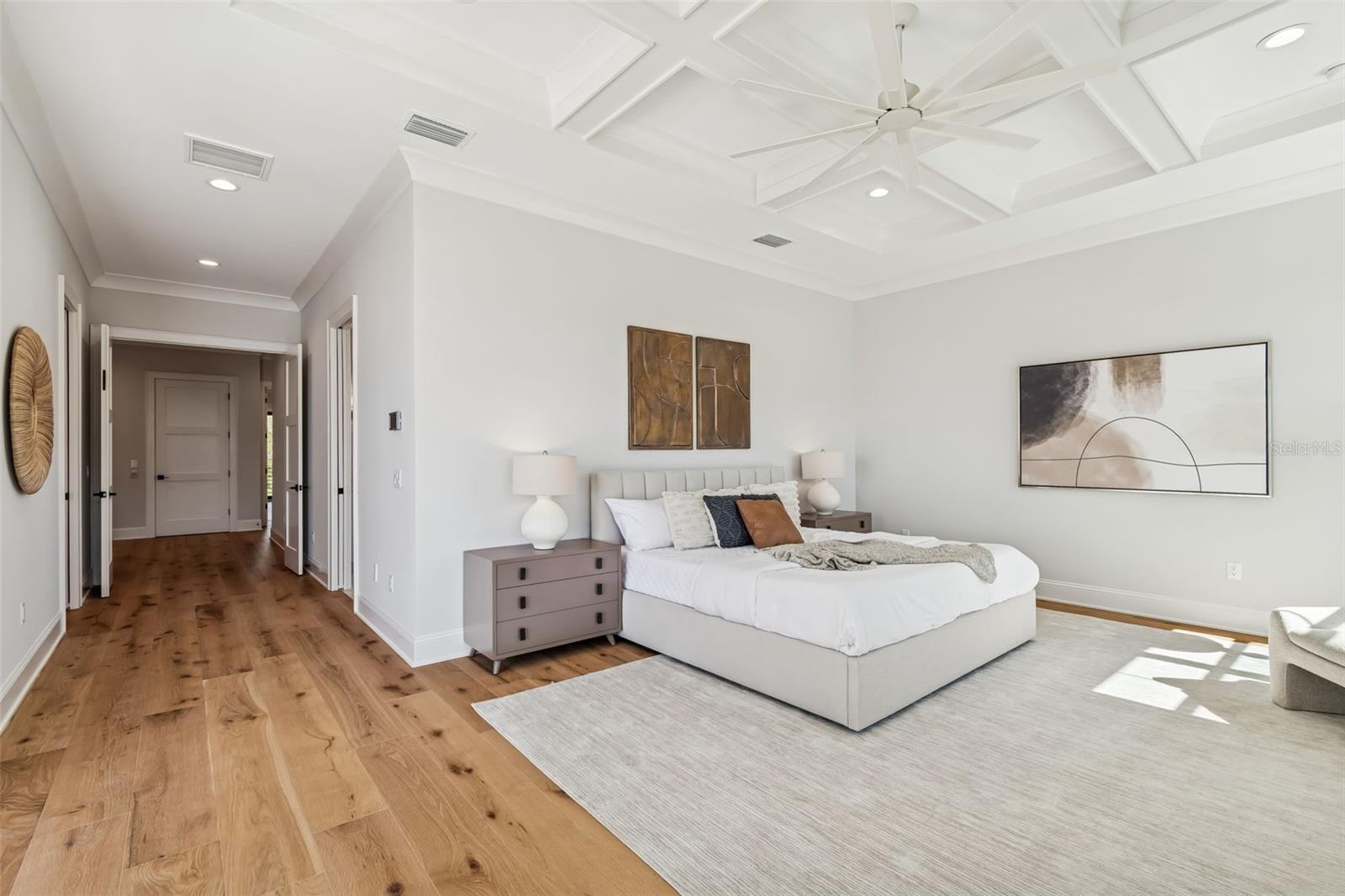 5032 W LONGFELLOW AVE