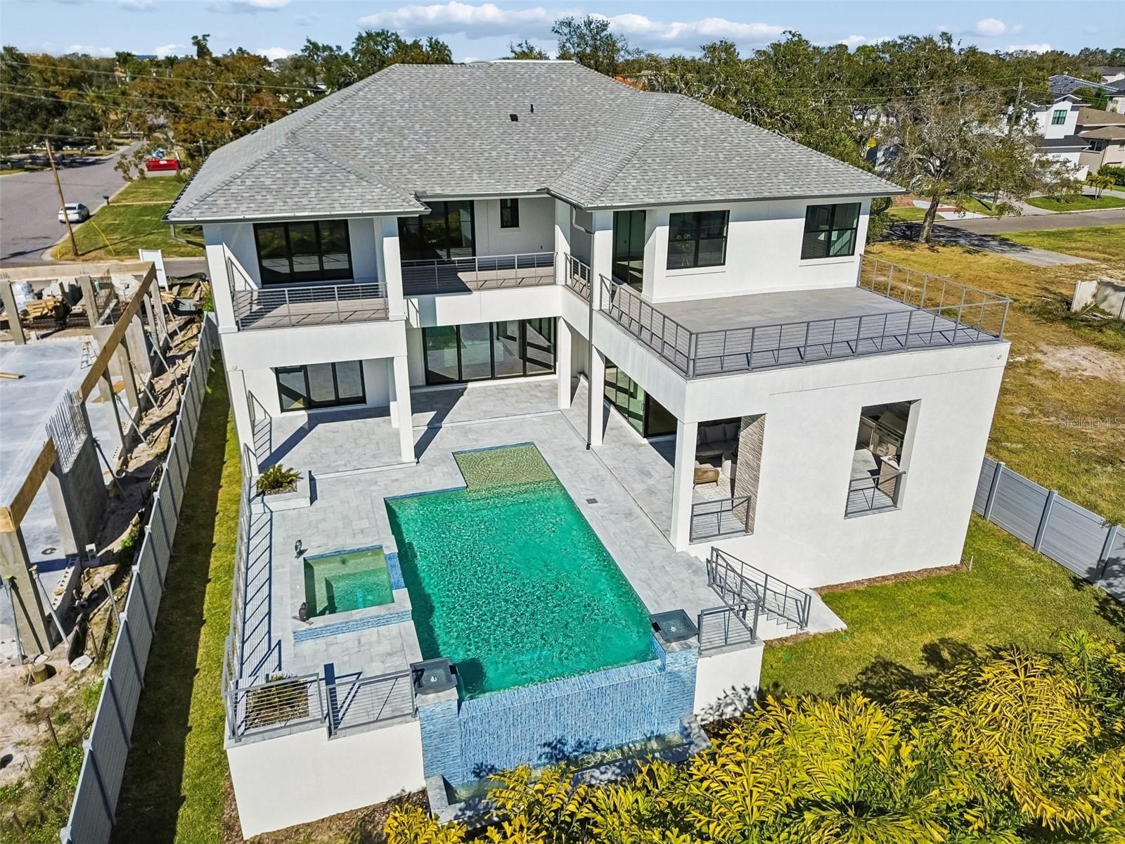 5032 W LONGFELLOW AVE