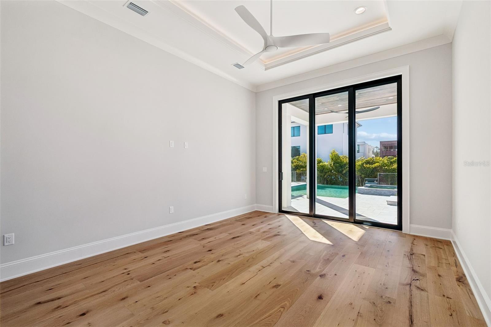 5032 W LONGFELLOW AVE