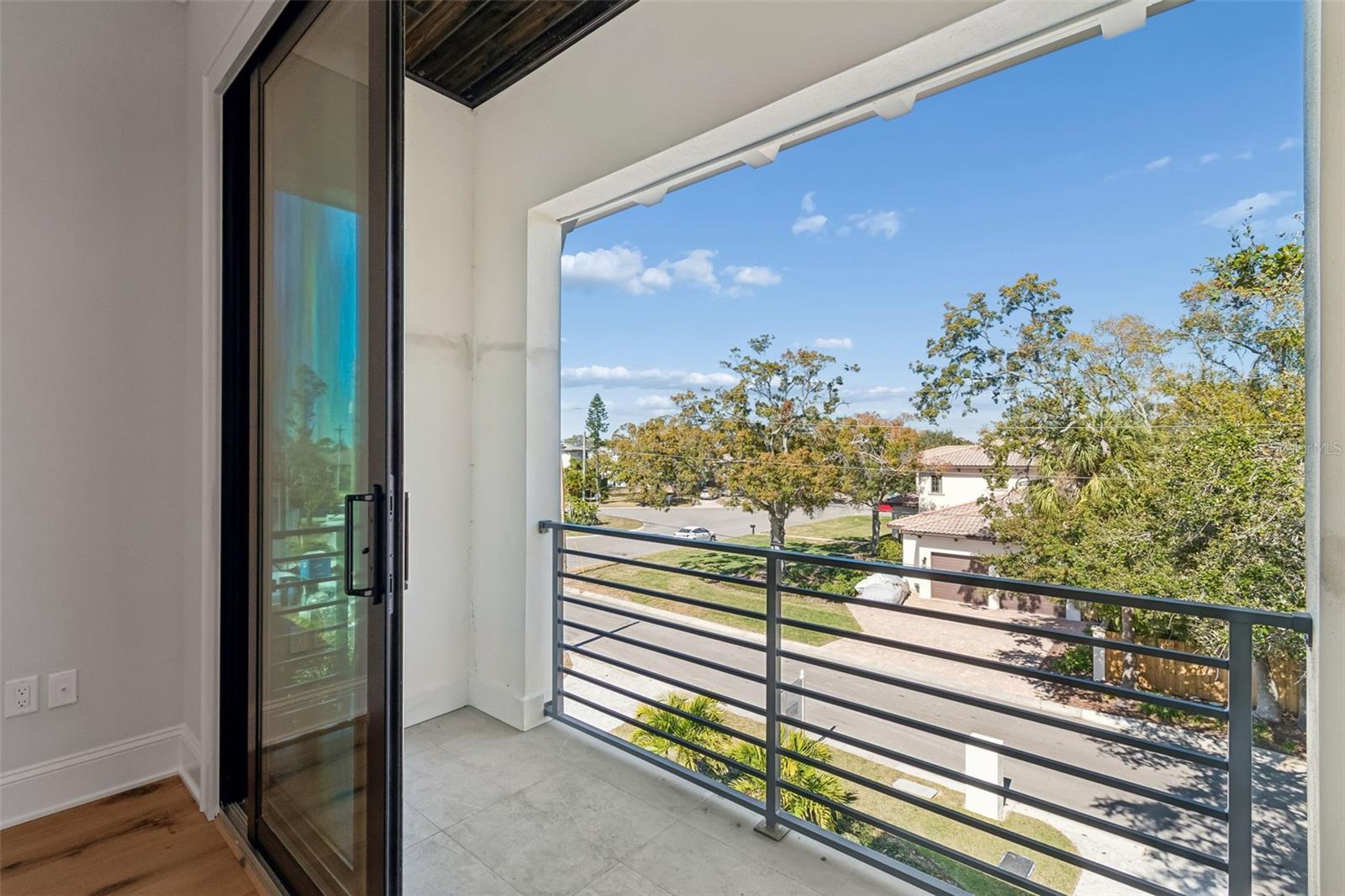 5032 W LONGFELLOW AVE