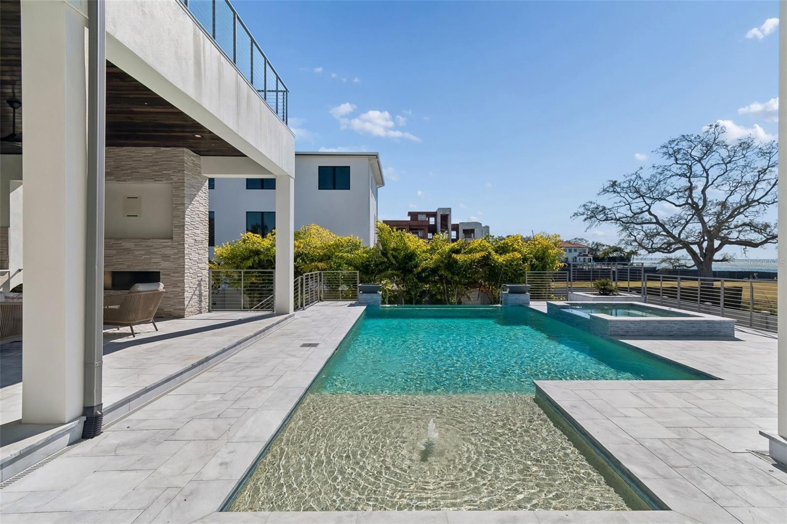 5032 W LONGFELLOW AVE