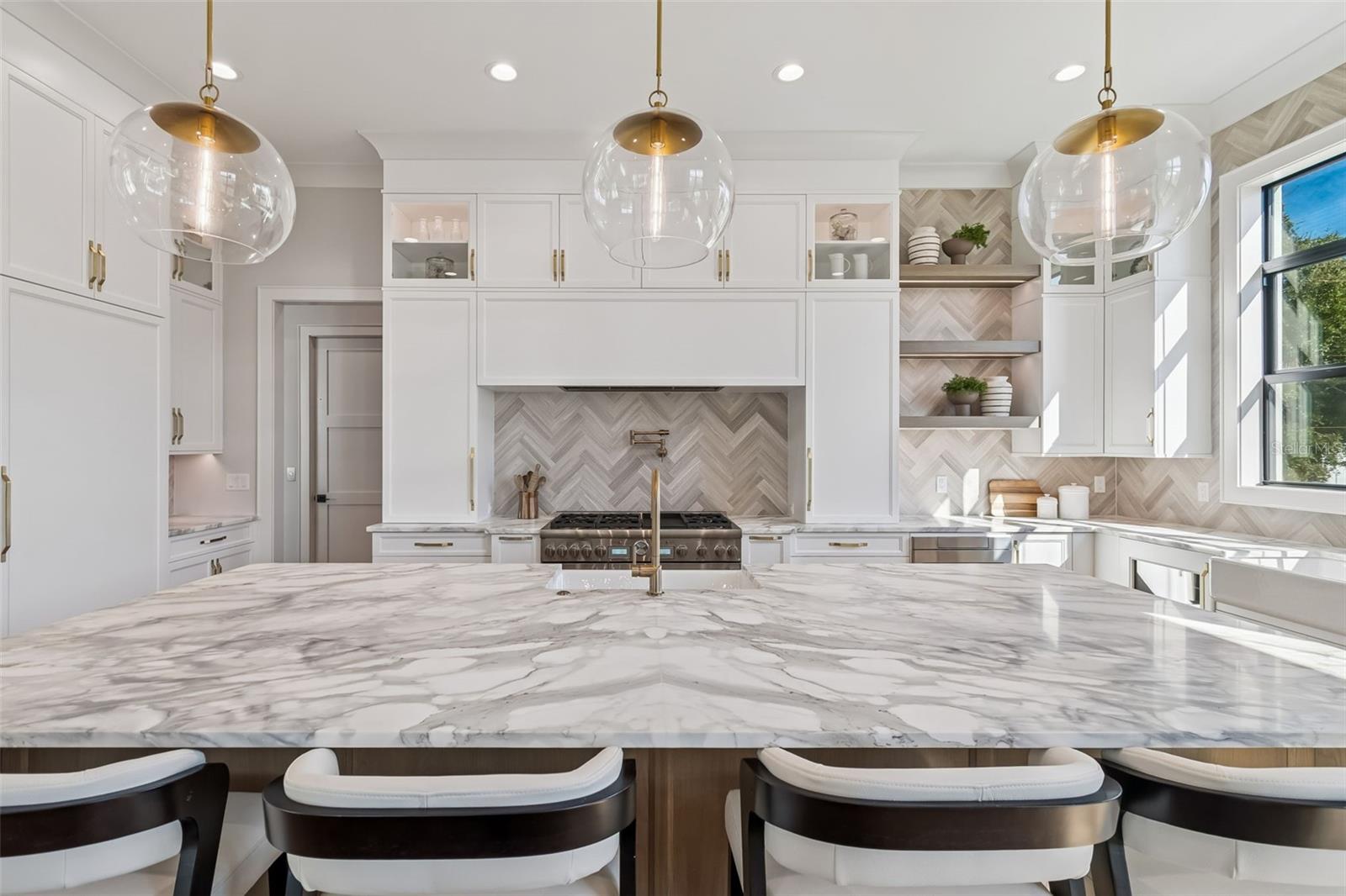 5032 W LONGFELLOW AVE