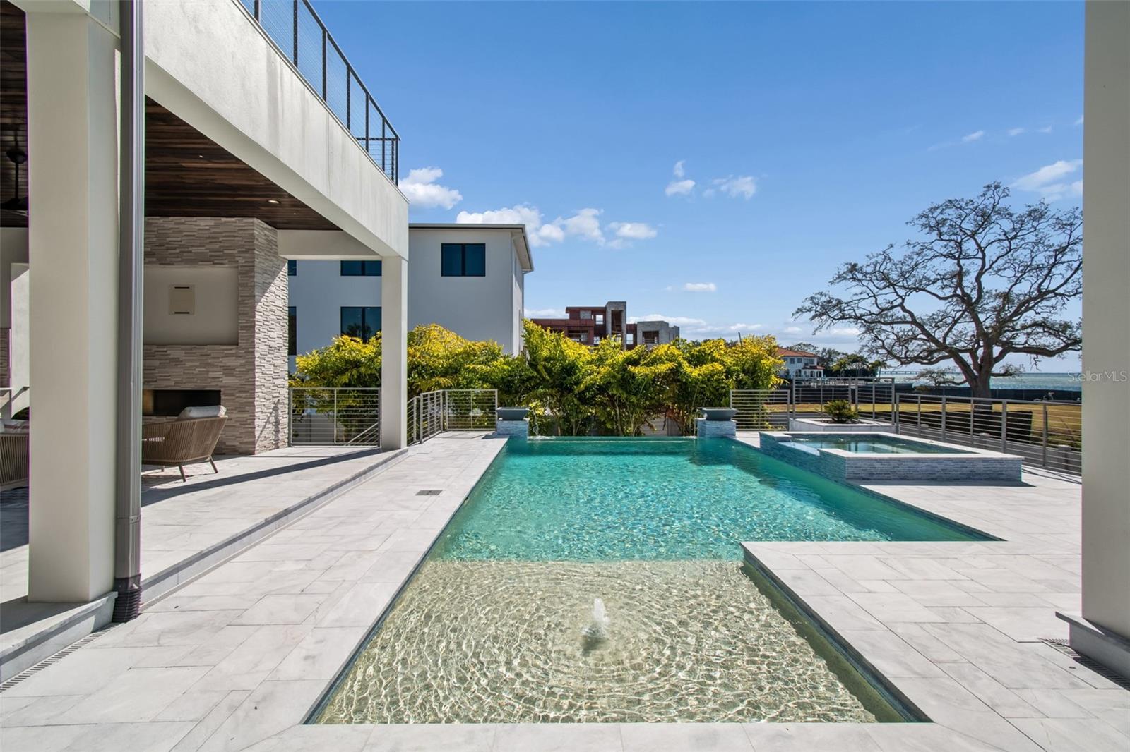 5032 W LONGFELLOW AVE