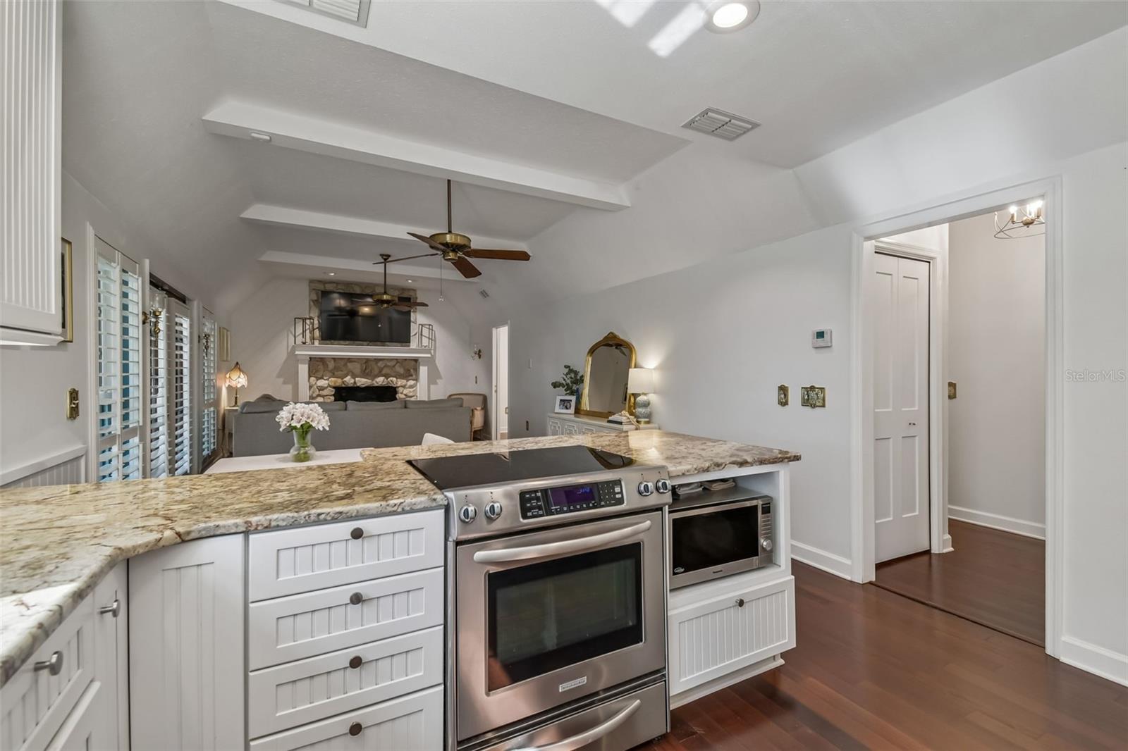 2816 FAIRWAY VIEW DR