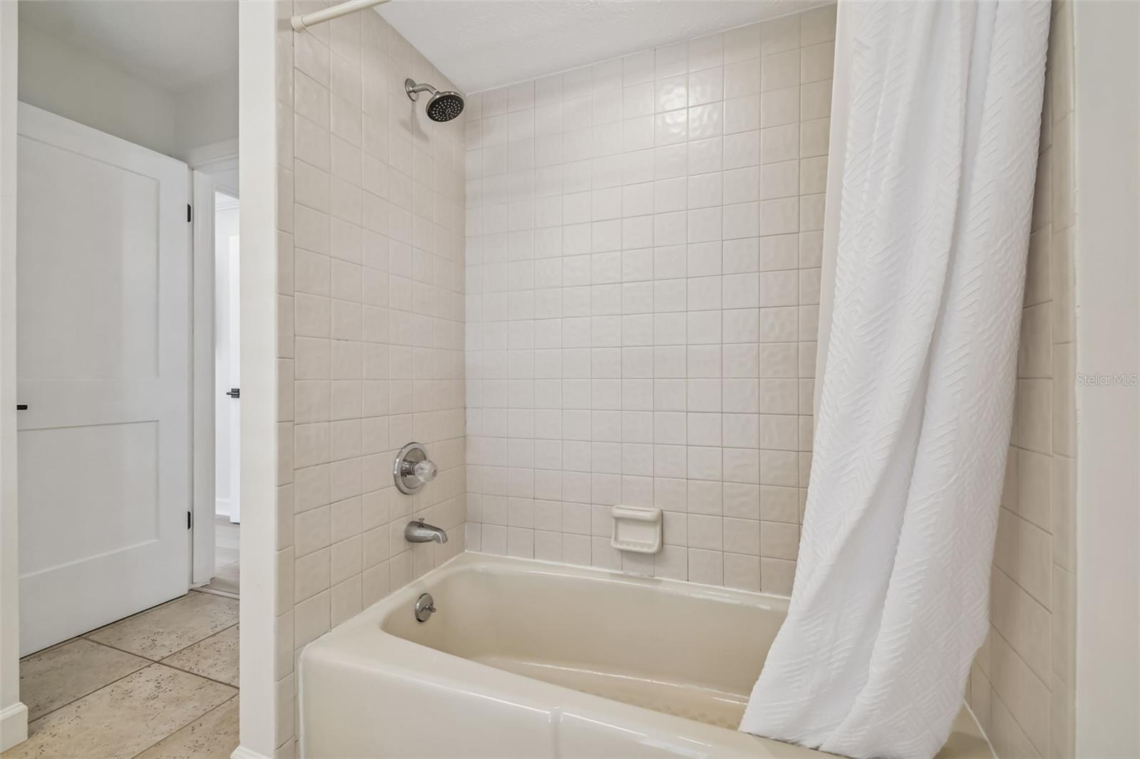 2816 FAIRWAY VIEW DR