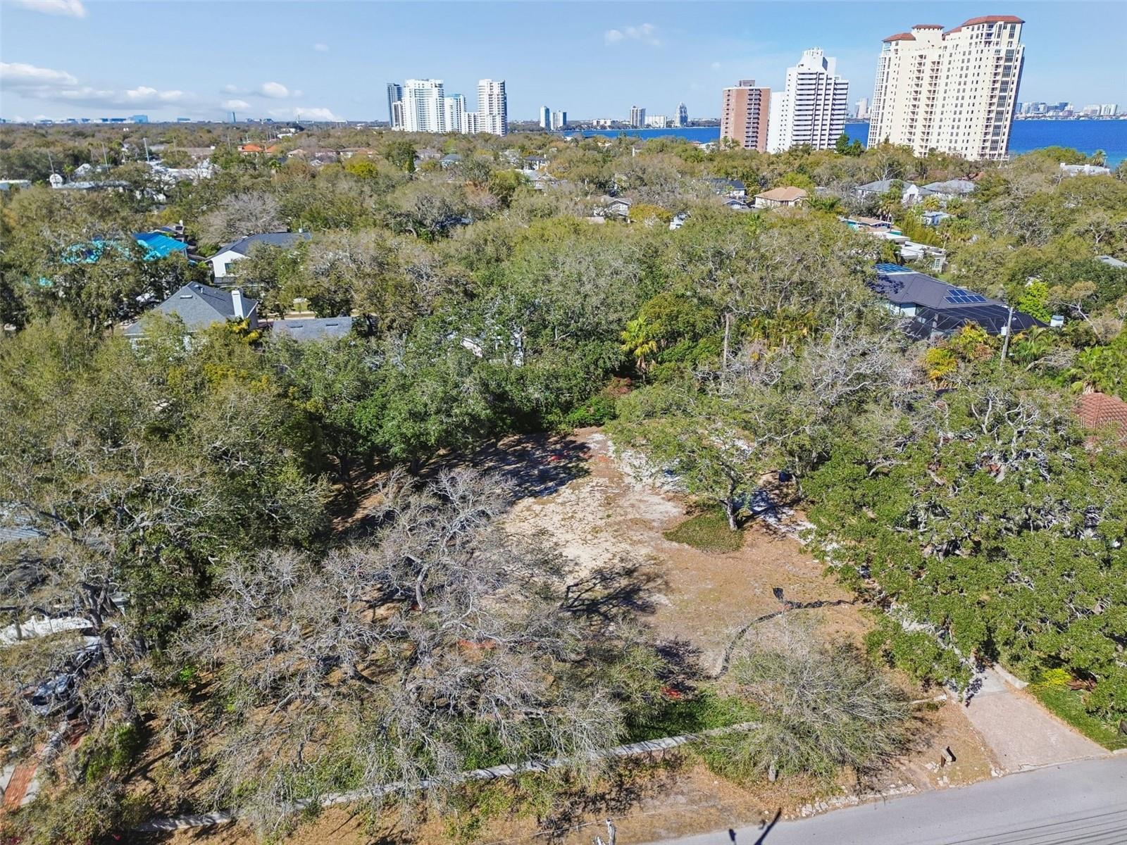 3015 W FAIR OAKS AVE