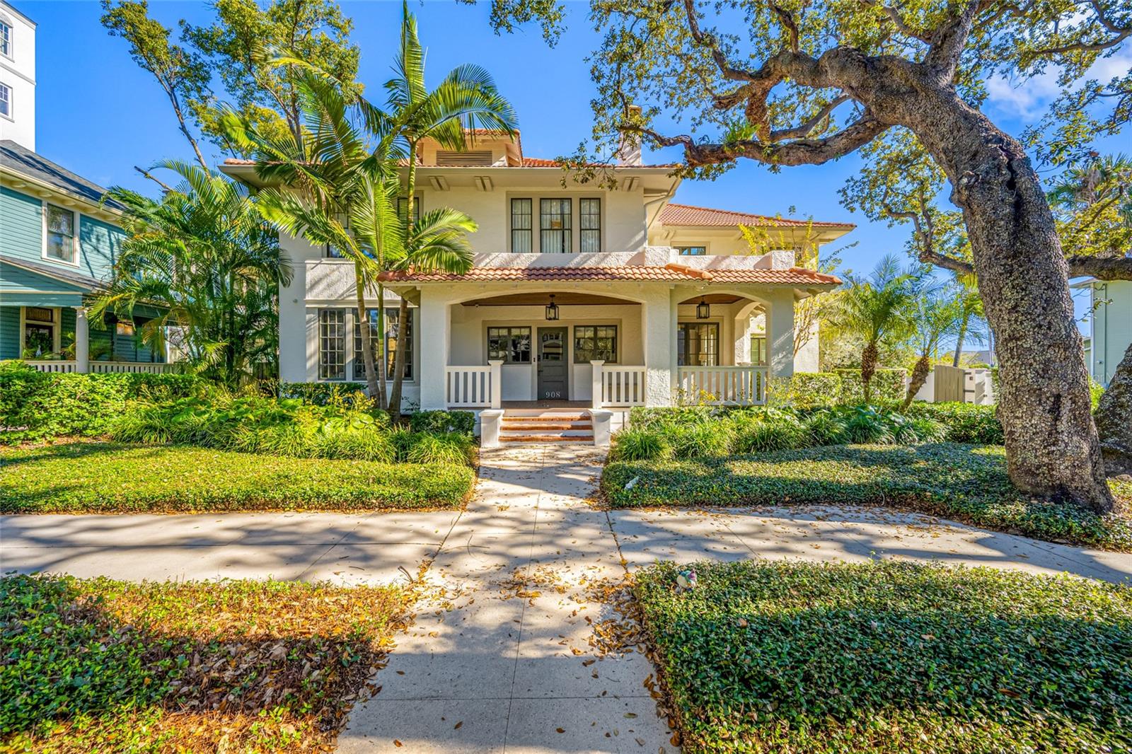 908 S DAKOTA AVE
