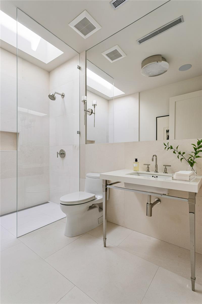 416 BRIGHTWATERS BLVD NE