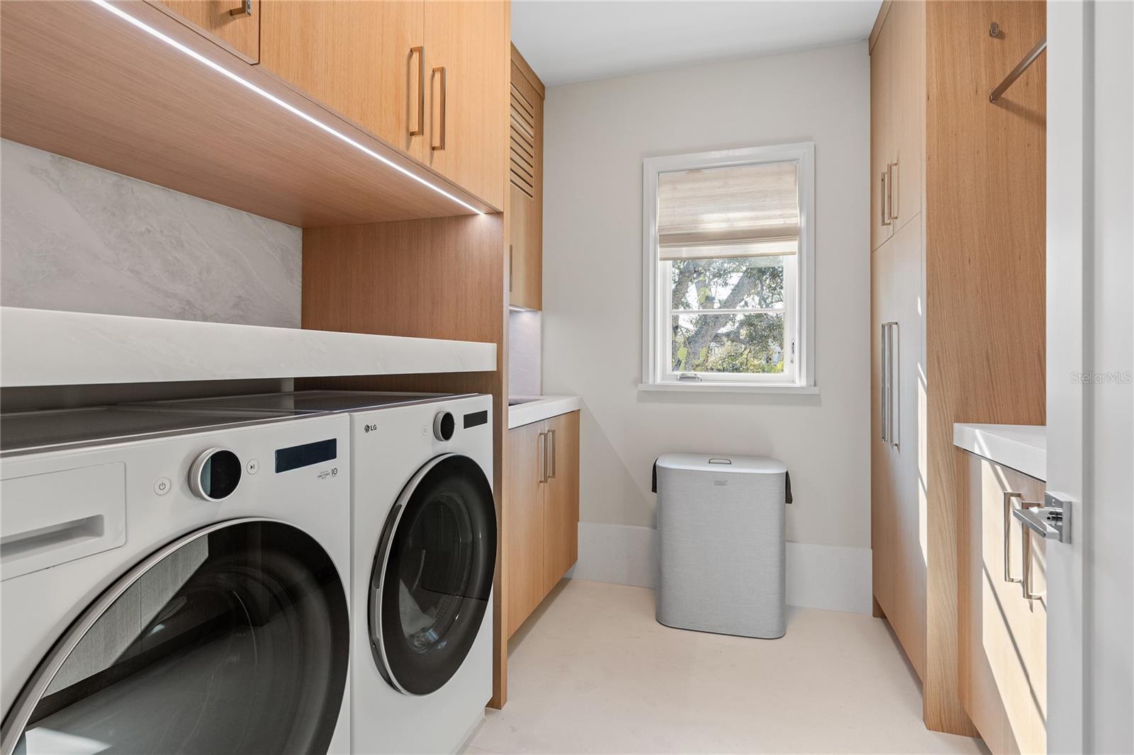 416 BRIGHTWATERS BLVD NE