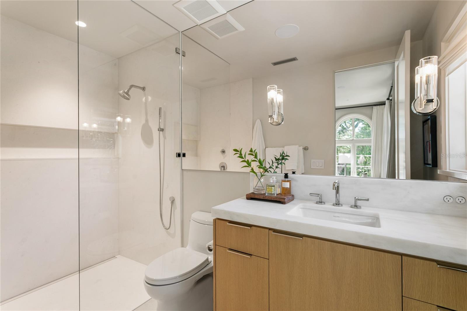 416 BRIGHTWATERS BLVD NE