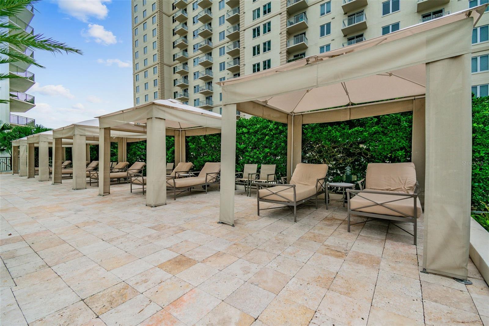 450 KNIGHTS RUN AVE #2004