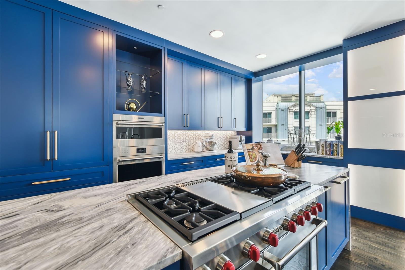 450 KNIGHTS RUN AVE #2004