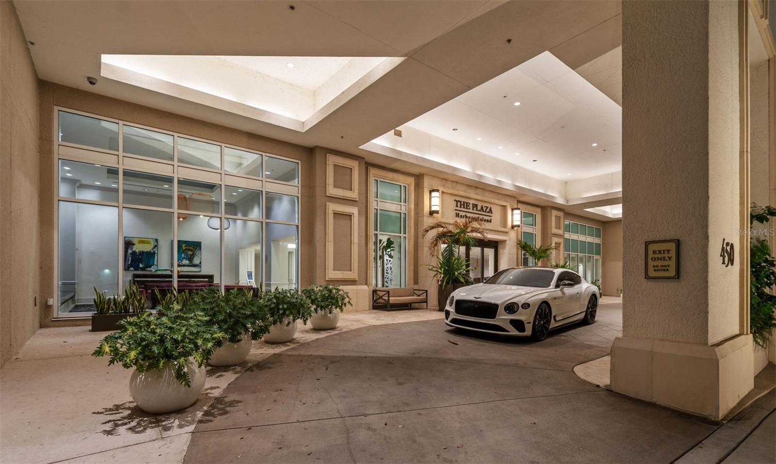 450 KNIGHTS RUN AVE #2004