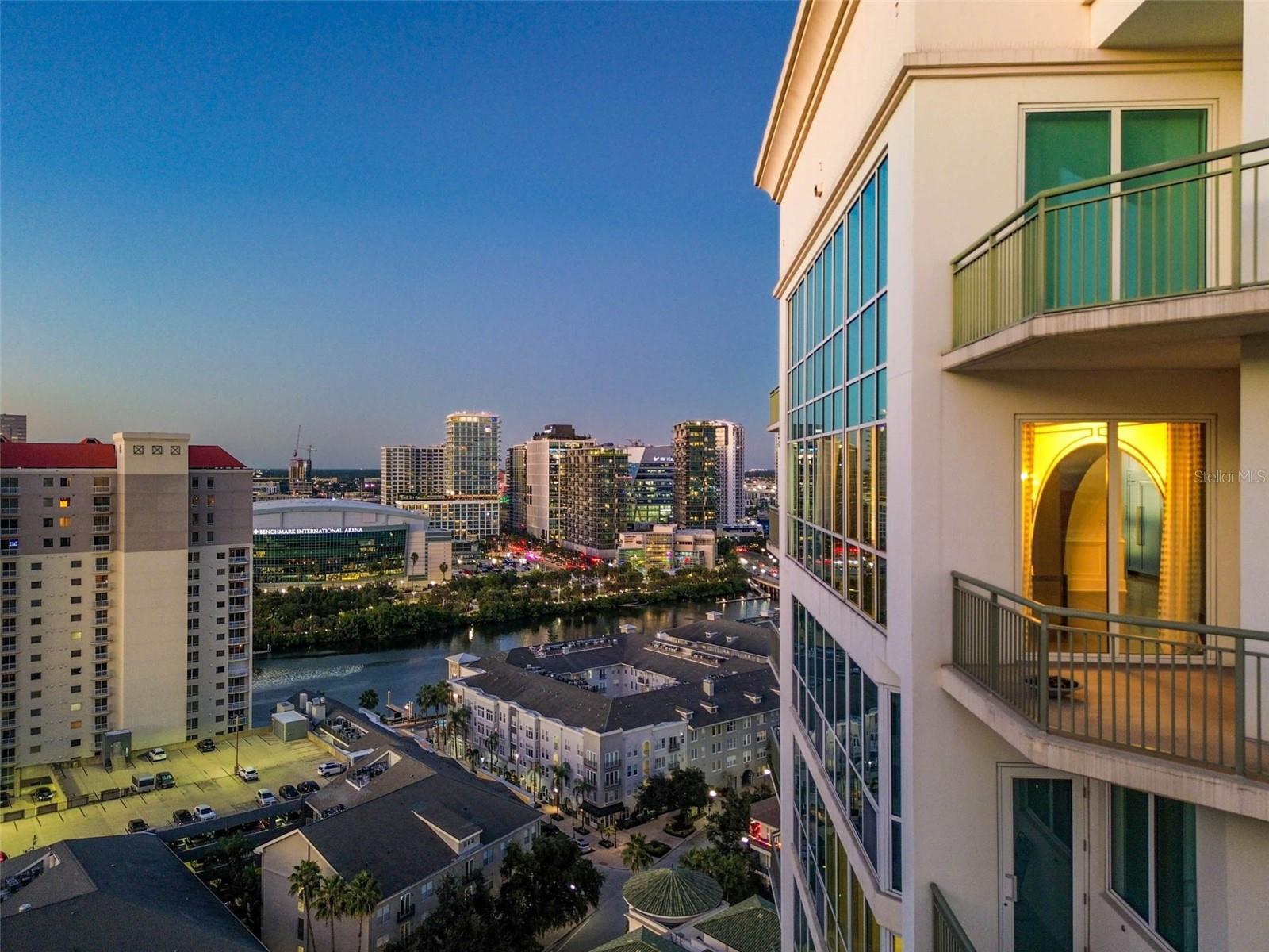 450 KNIGHTS RUN AVE #2004