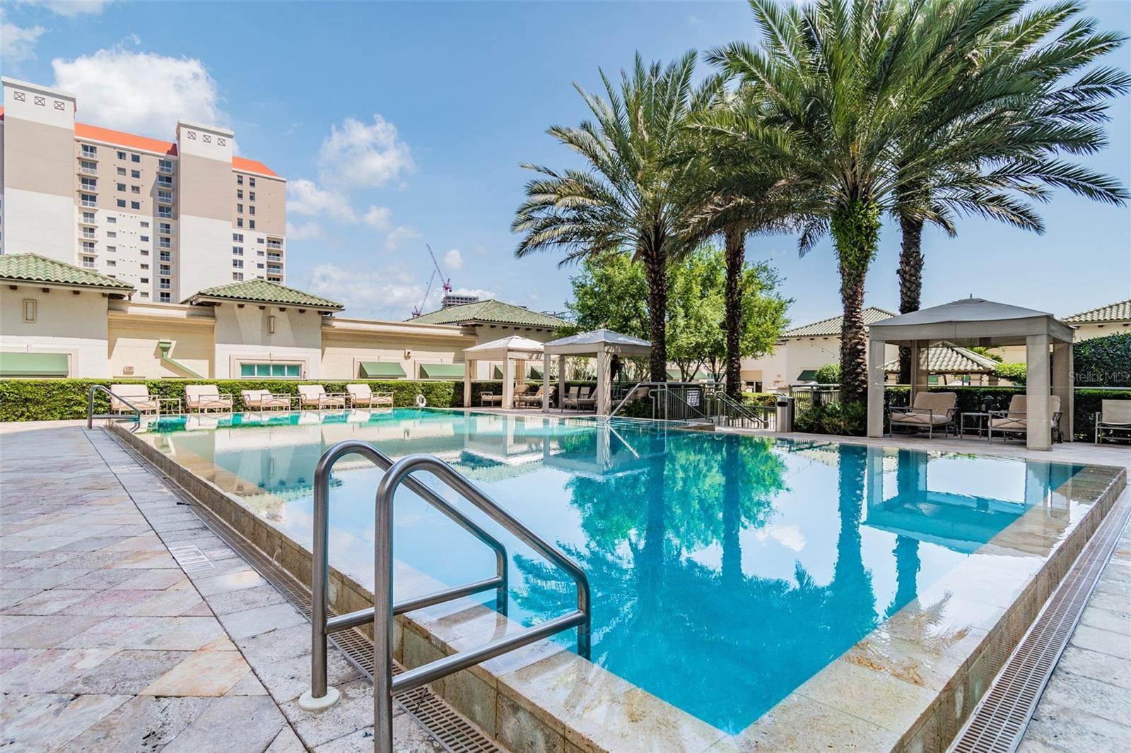 450 KNIGHTS RUN AVE #2004