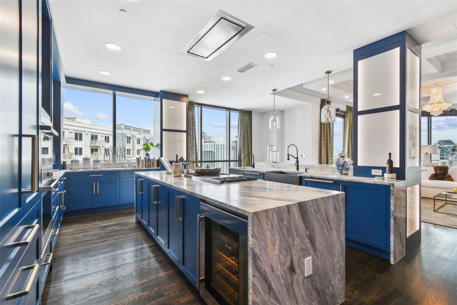 450 KNIGHTS RUN AVE #2004