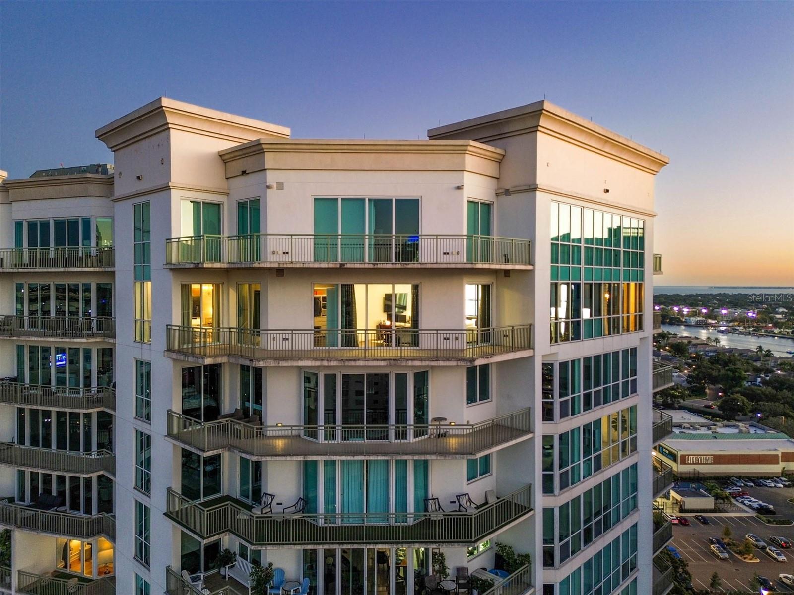 450 KNIGHTS RUN AVE #2004