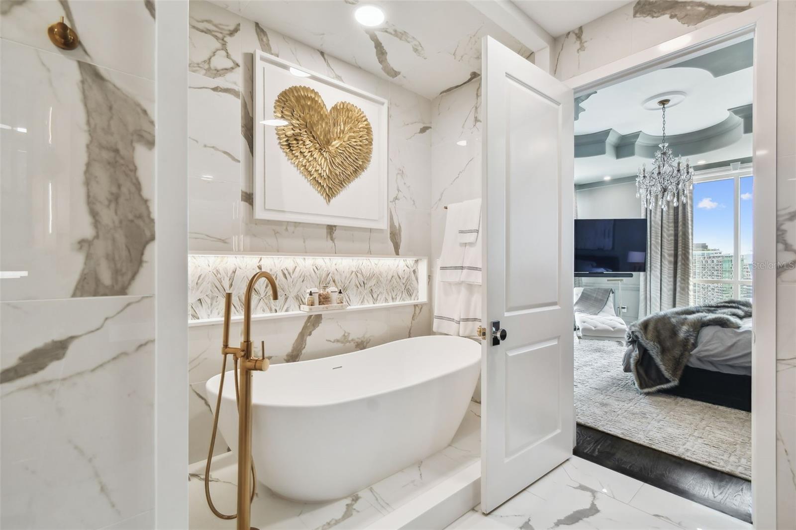 450 KNIGHTS RUN AVE #2004