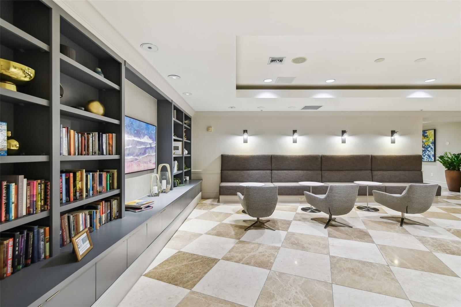 450 KNIGHTS RUN AVE #2004