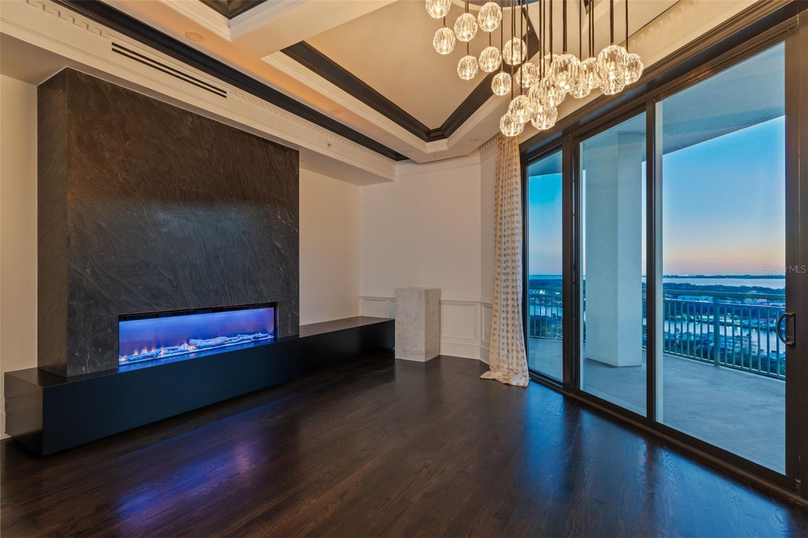 450 KNIGHTS RUN AVE #2004