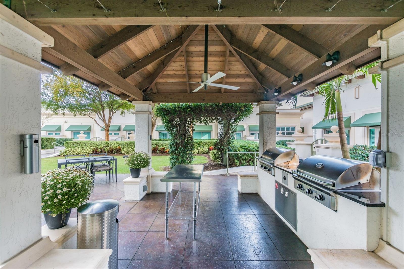 450 KNIGHTS RUN AVE #2004