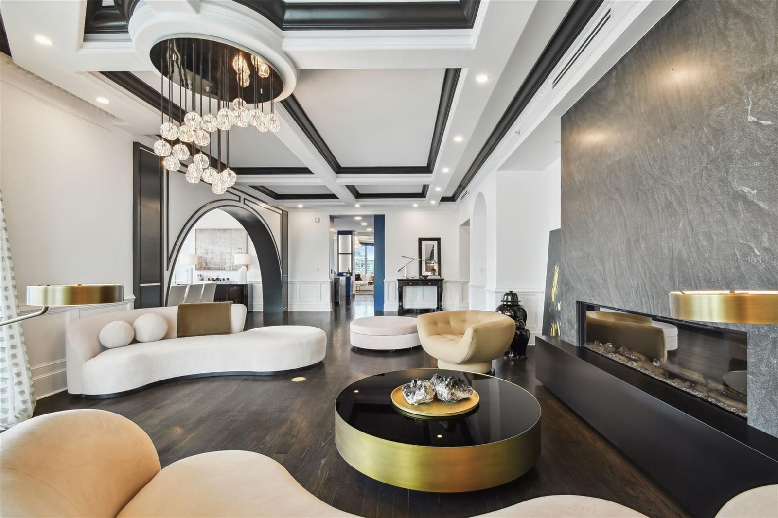 450 KNIGHTS RUN AVE #2004