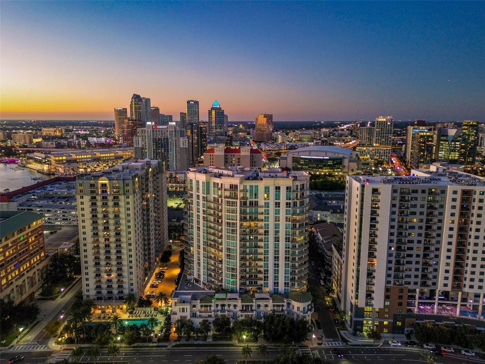 450 KNIGHTS RUN AVE #2004