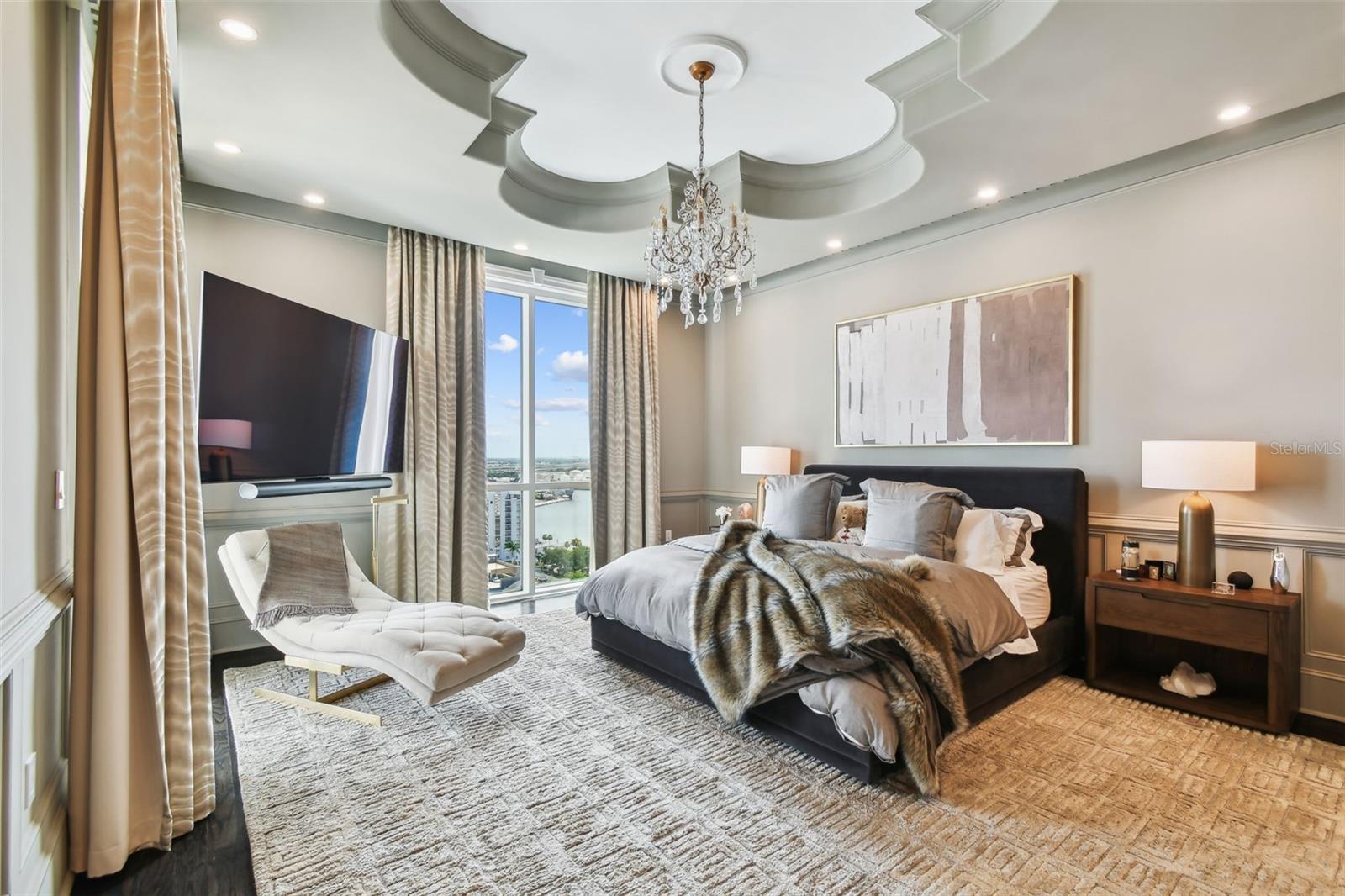 450 KNIGHTS RUN AVE #2004