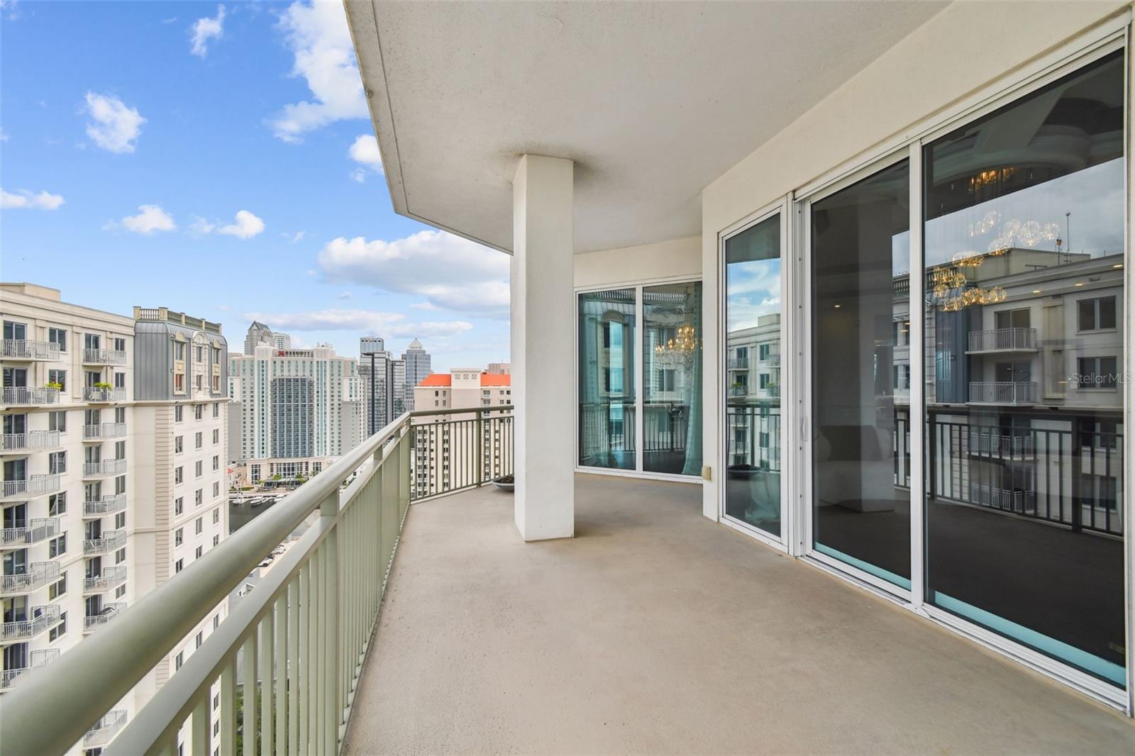 450 KNIGHTS RUN AVE #2004