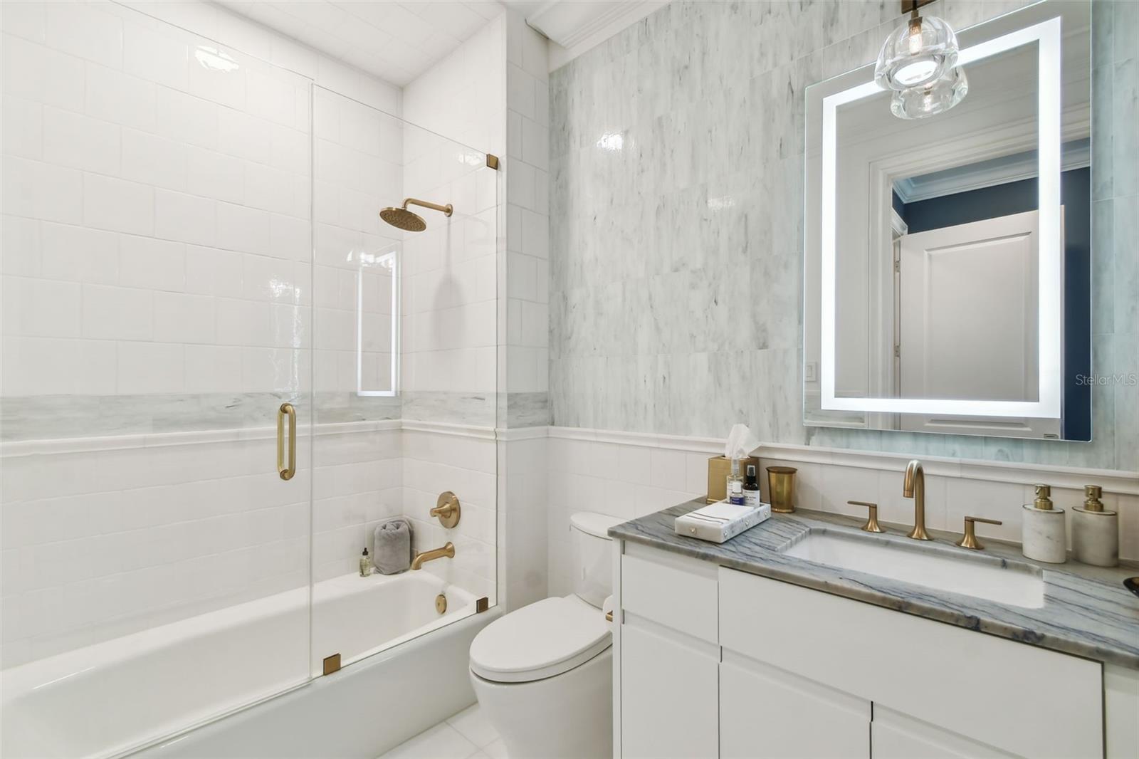 450 KNIGHTS RUN AVE #2004